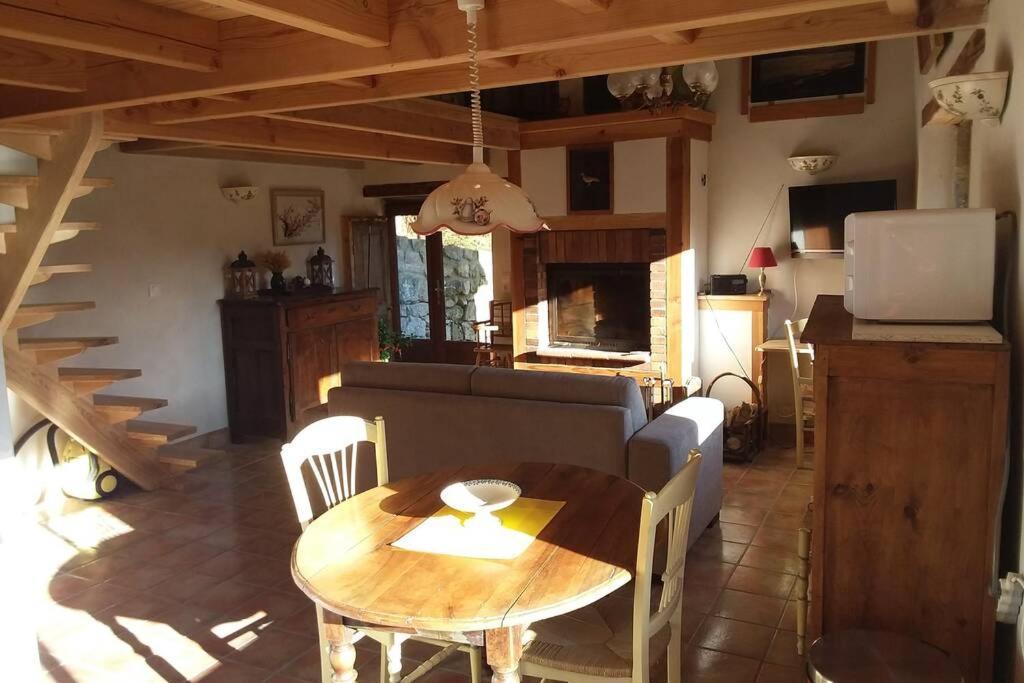 Loft La Rose Desiree Gite 3 Etoiles Chalencon Exterior foto